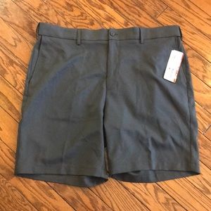 NWT Men’s 40 Inseam 9 in Gray Grand Slam Shorts